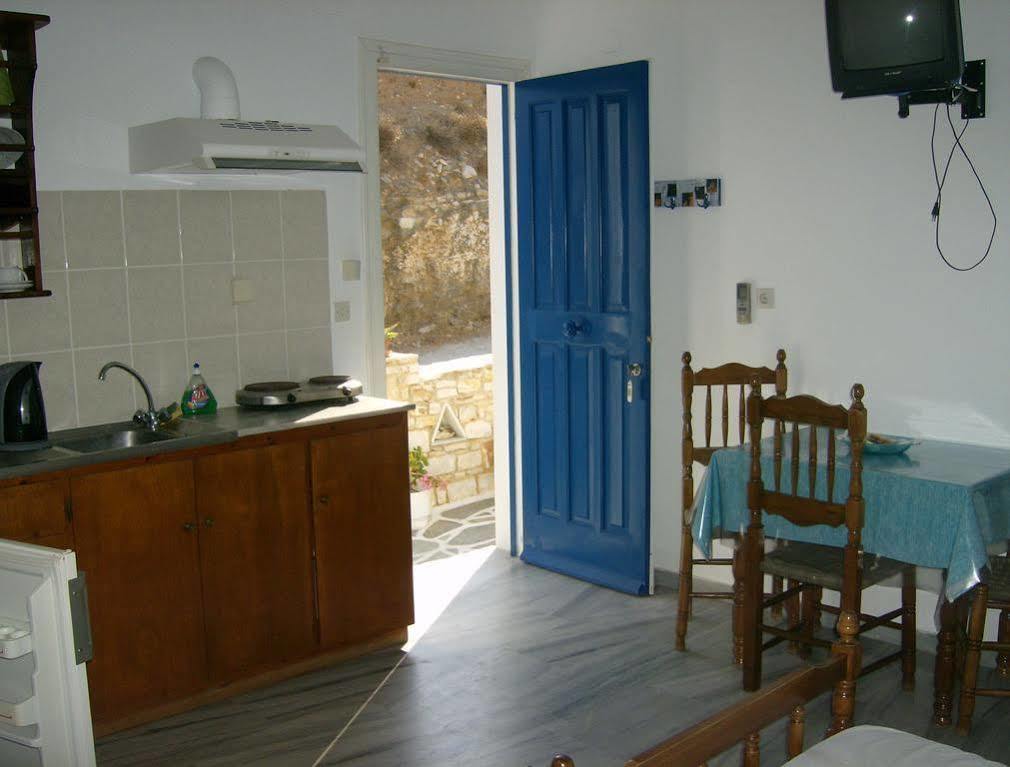 Athina'S Blue Studios Náusza Kültér fotó